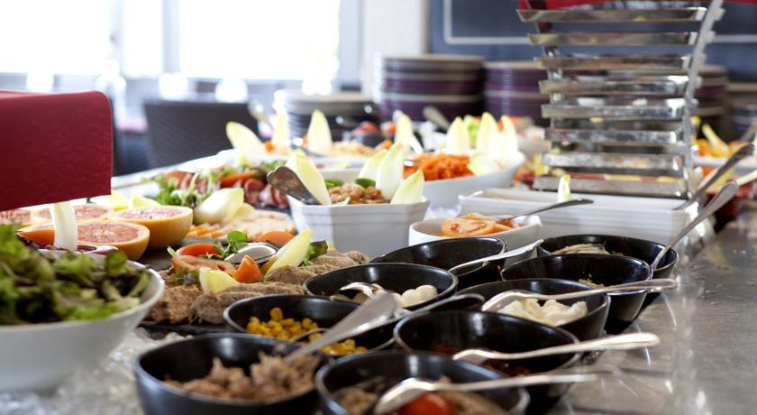 Sure By Western Aeroport Hotel Biarritz