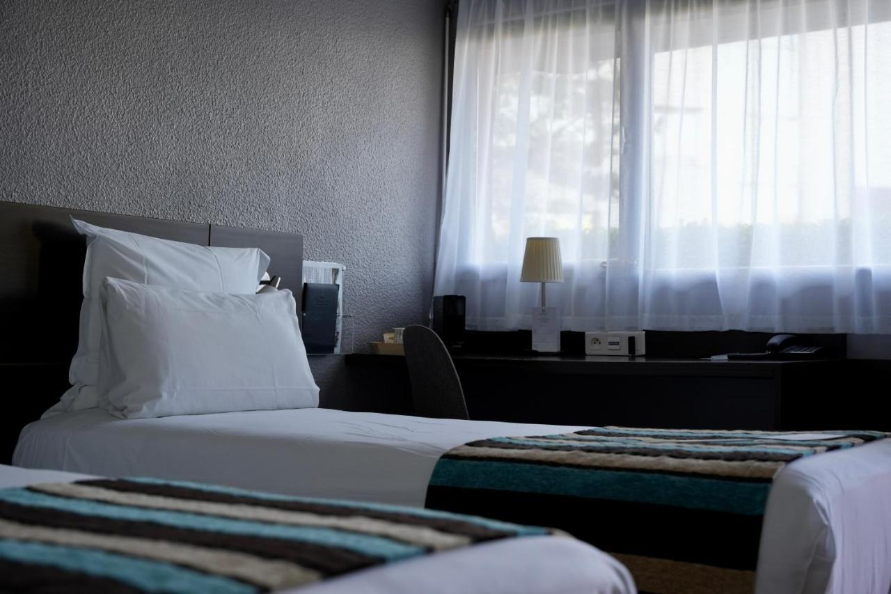 Sure By Western Aeroport Hotel Biarritz